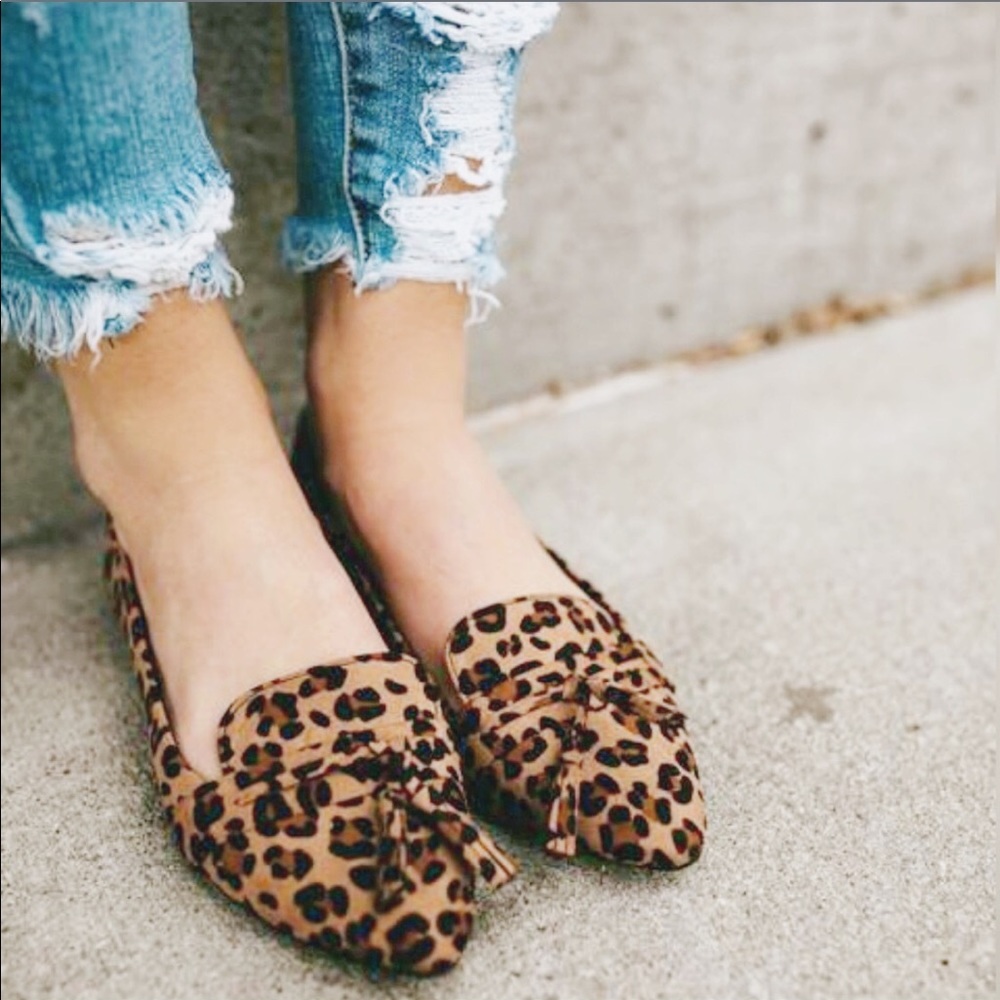 •Leopard Tassel Flats•